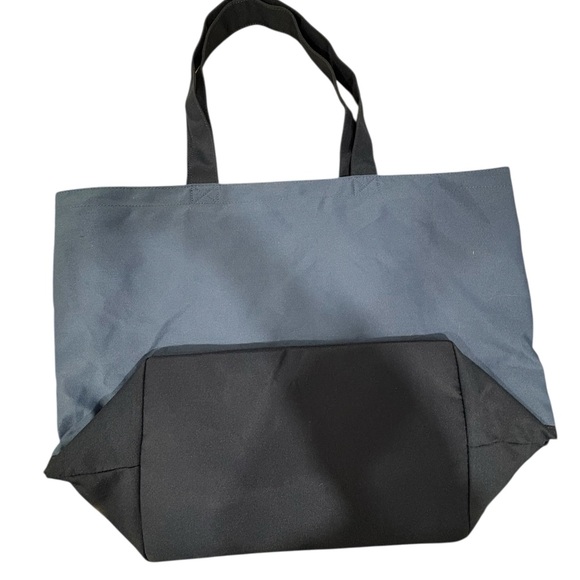 Vineyard Vines for Target canvas tote bag featuring the brand's signature whale - Picture 2 of 3